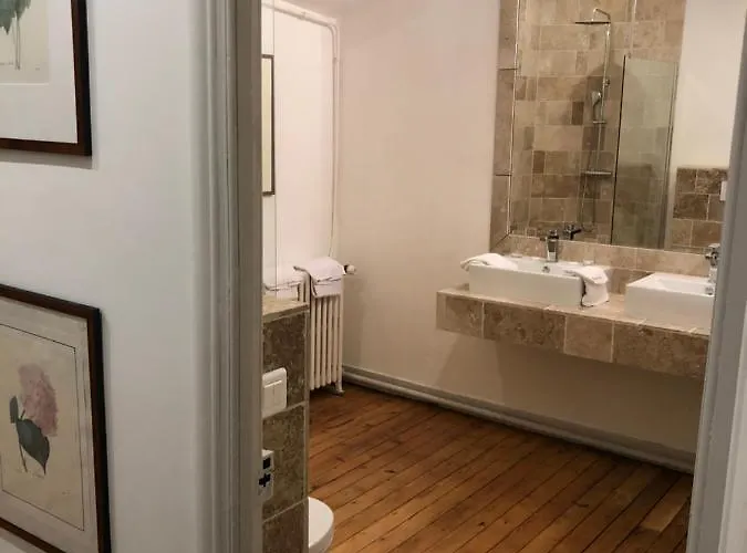 Chateau De Villers-bocage Villers-Bocage (Calvados)