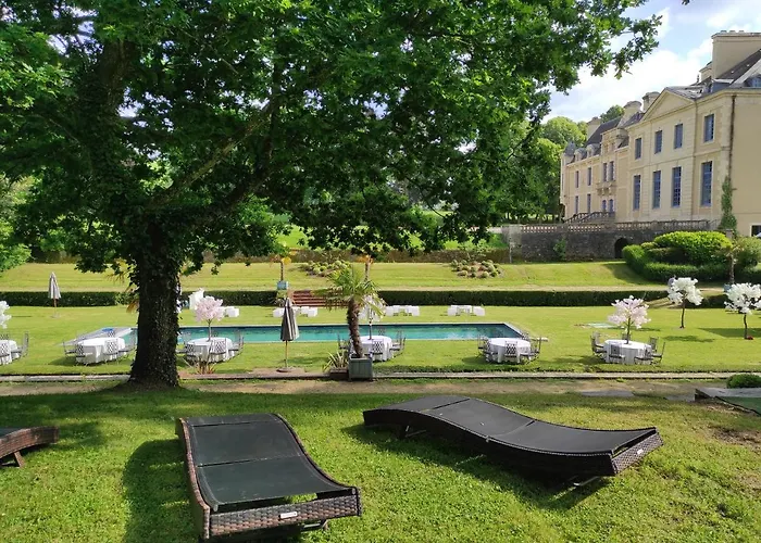 Chateau De Villers-bocage Villers-Bocage (Calvados)