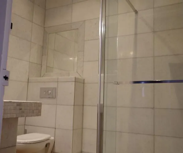 Chateau De Villers-bocage * Villers-Bocage (Calvados)