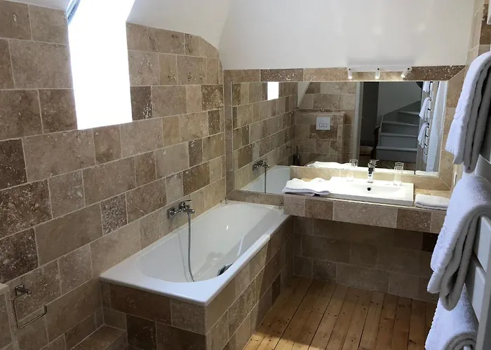 Chateau De Villers-bocage * Villers-Bocage (Calvados)